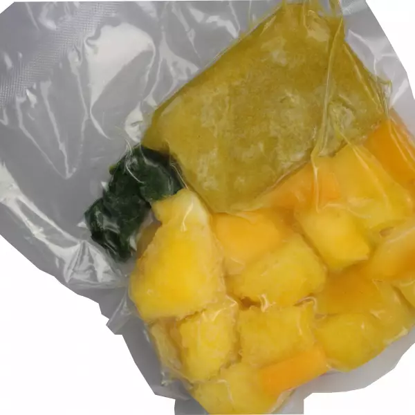 Smoothie: Pineapple. Lulo. Spinash and Mango. Frozen Tropical Fruit. 100% natural  (16 oz).