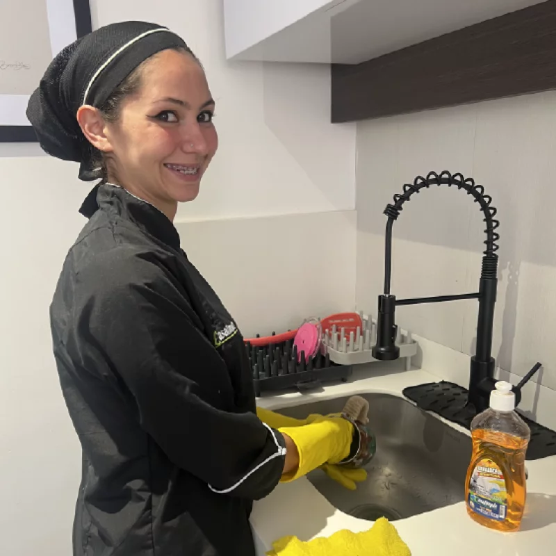 Servicios de limpieza hogares y empresas días especiales.