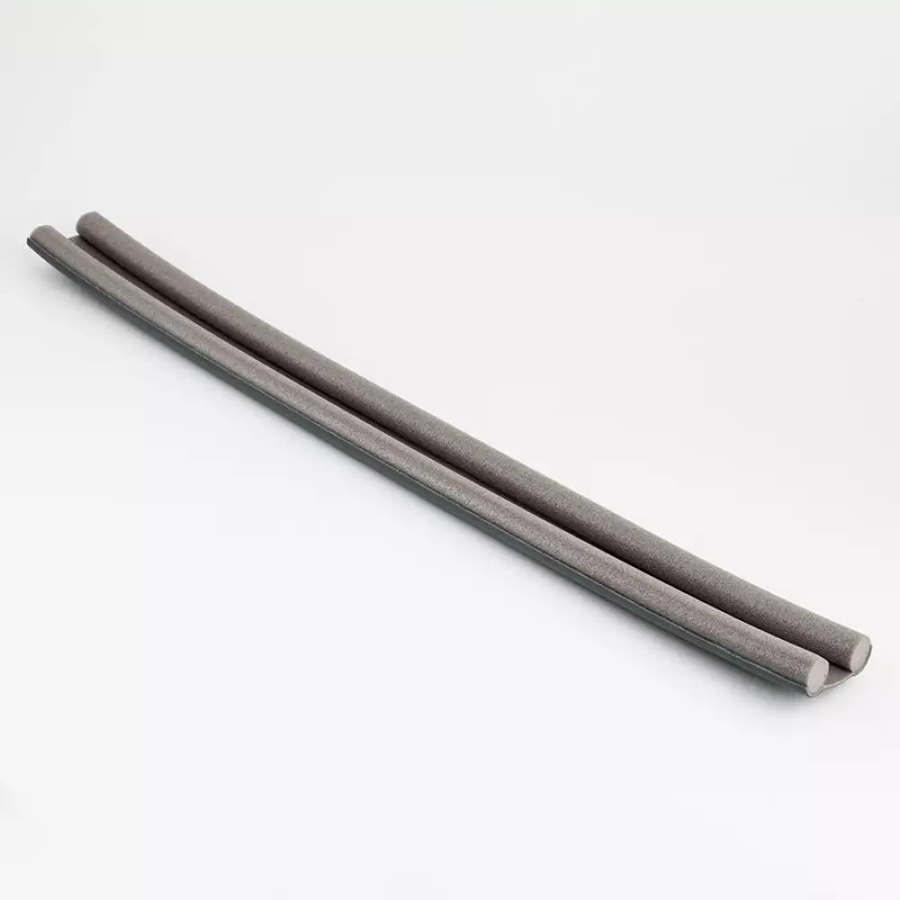 Burlete gris flexible de espuma 95cm para bajo puerta fácil instalar