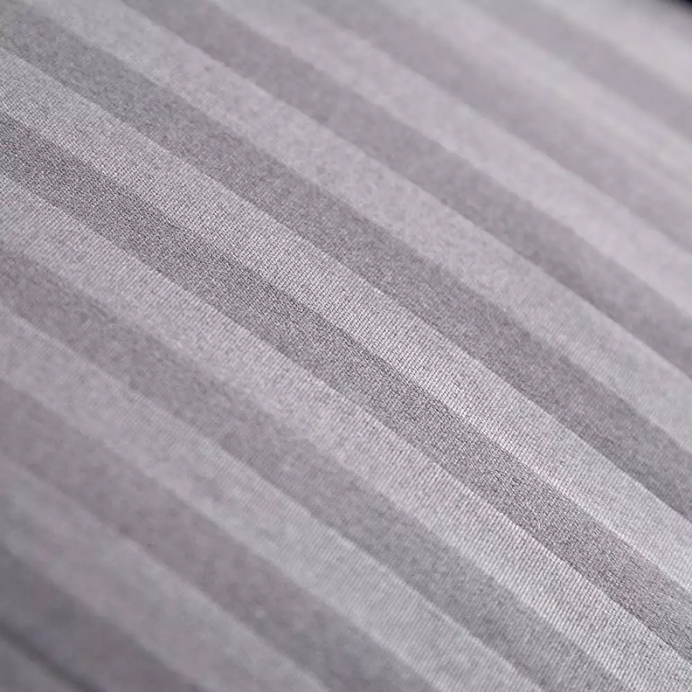 Plumón Queen Expressions Negro 100% Microfibra