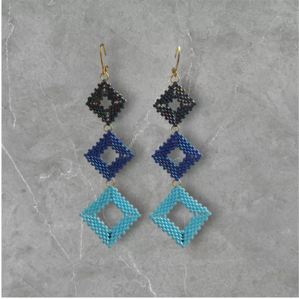 Aretes escala celeste tejidos a mano con miyuki