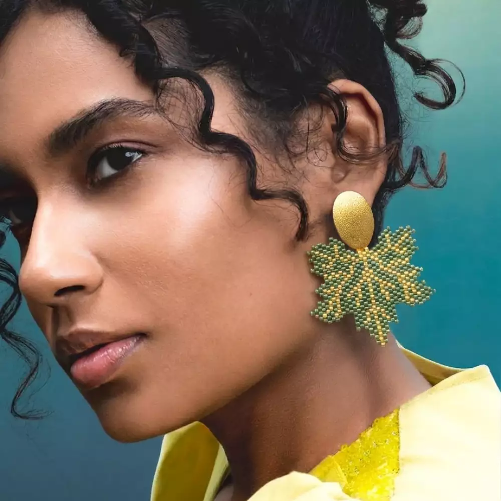 Aretes hojas otoño verde musgo y dorado chapado en oro