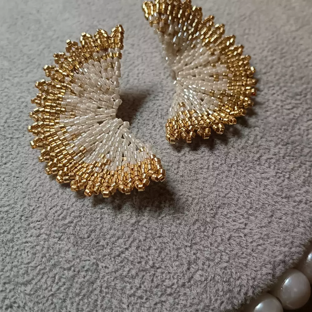 Aretes miyuki tipo abanico anartia accesorios
