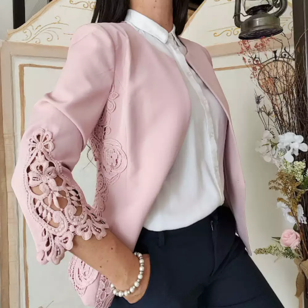 Blazer rosa vintage con bordado en blonda talla M