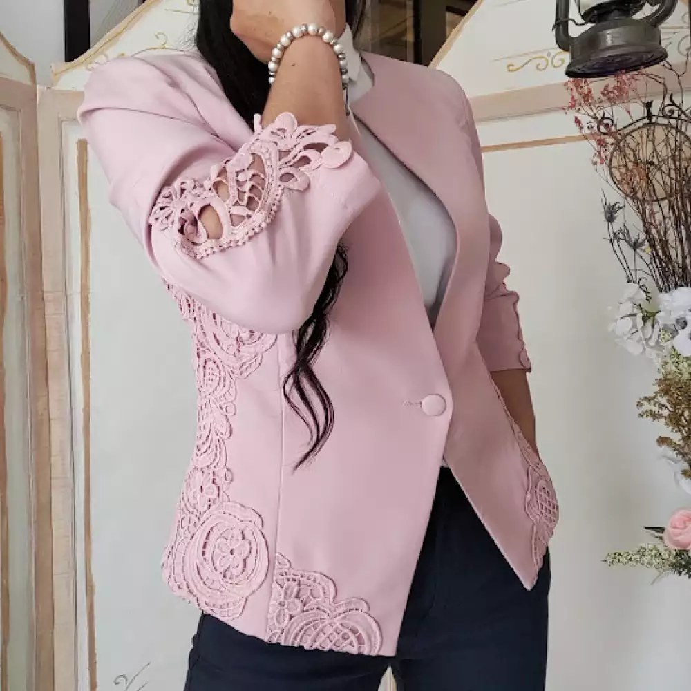 Blazer rosa vintage con bordado en blonda talla M