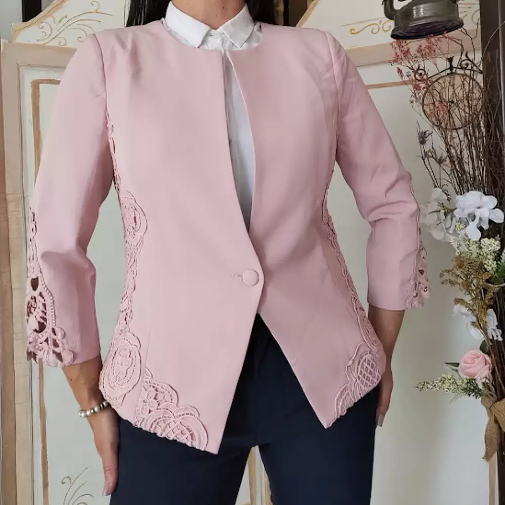 Blazer rosa vintage con bordado en blonda talla M