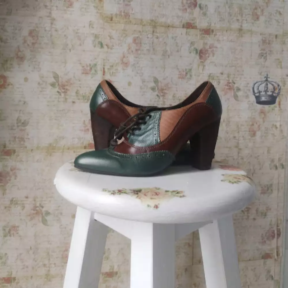 Botines vintage en cuero verde y miel talla 35