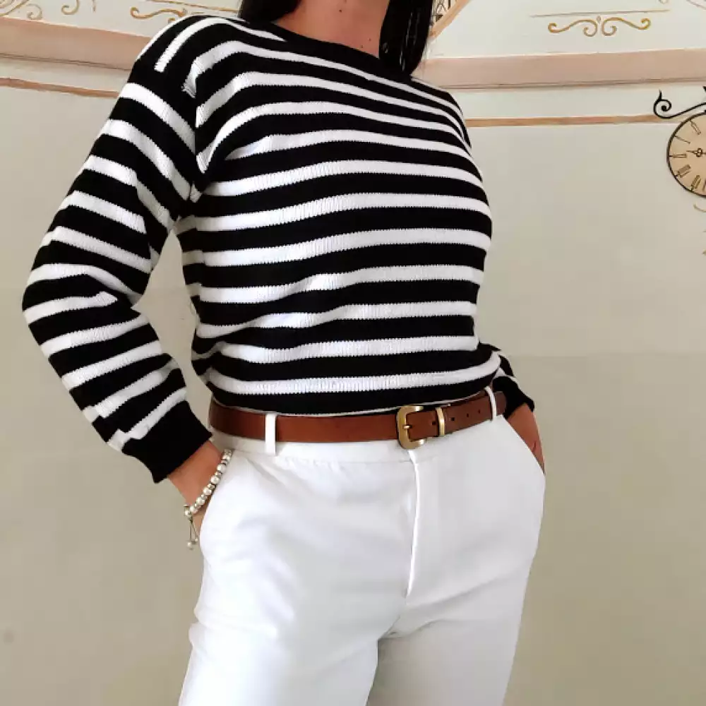 BUZO Talla M La Plaza Morada