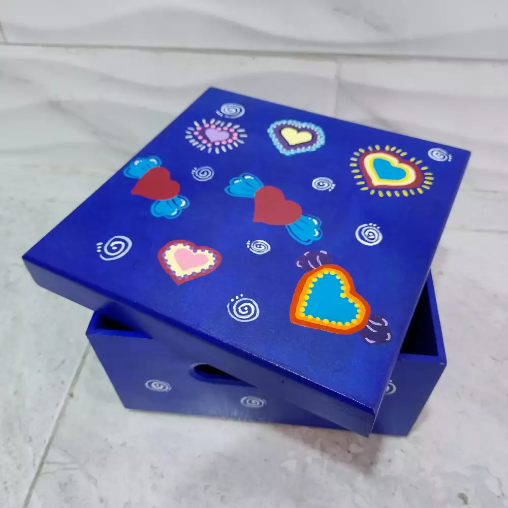 Caja Organizadora de Madera Pintada a Mano – Diseño Único