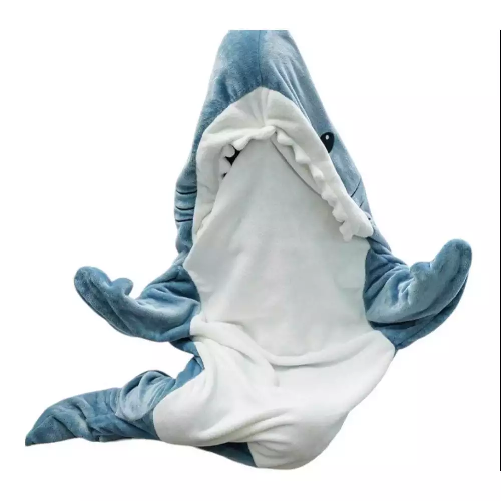 Manta tiburón con capucha celeste franela 210x130