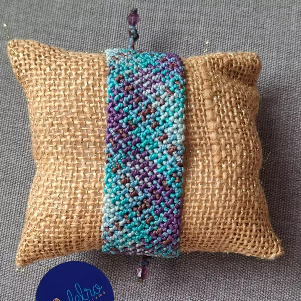 Pulsera de macramé ancha de 5 colores /Pulsera Equilibrio Boreal  ( “Huesito” o “Escocesa”)