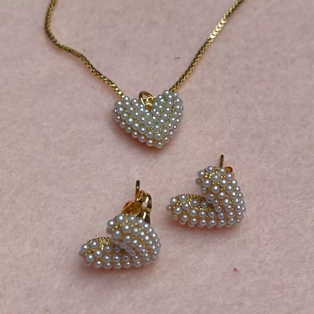 Set de Collar y Aretes Corazón Multiperlas en Rodio