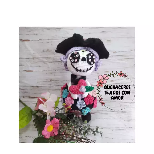 Amigurumi Catrina sombrero flores hecho a mano