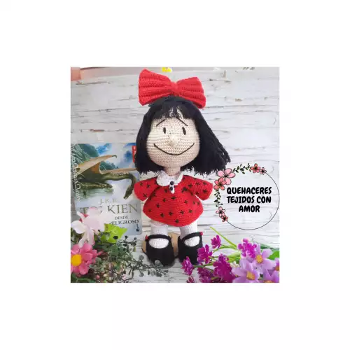 Amigurumi Mafalda con moño rojo hecho a mano