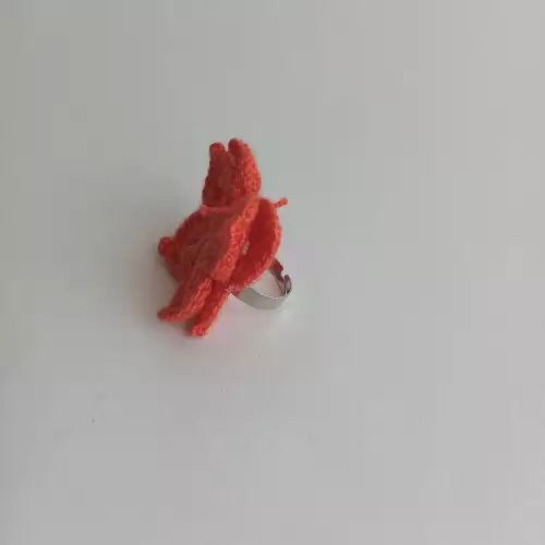 Anillo Mariposa tejido a crochet color naranja