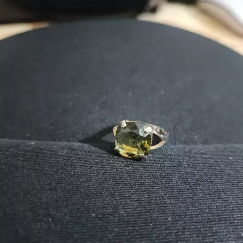 Anillo plata ley con cristal Swarovski verde cuadrado