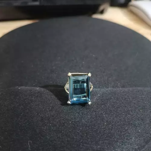 Anillo plata ley cristales Swarovski cuadrado grande 8