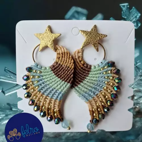 Aretes Alitas, pavo reales, alas de ángel en micro macramé, Almendra Marina