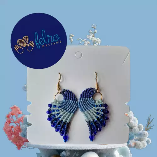 Aretes Alitas, pavo reales, alas de ángel en micro macramé, Susurro Azul
