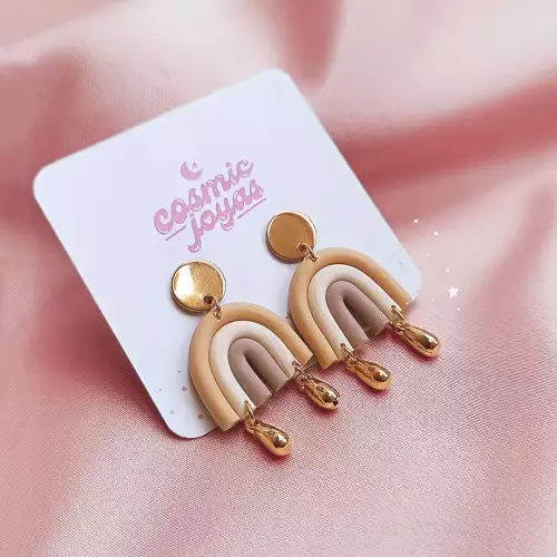 Aretes arcoíris dorado arcilla polimérica hecho mano