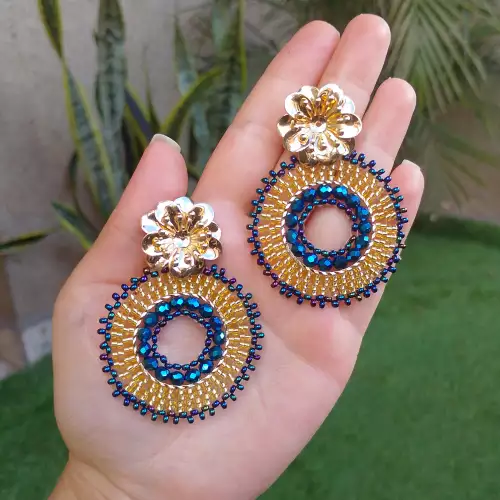 Aretes aro azul y dorado en oro golfield artesanal