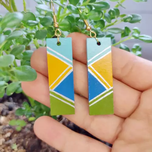 Aretes artesanales multicolor largos para mujer