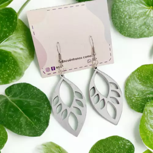Aretes artesanales plateados hoja en madera para mujer