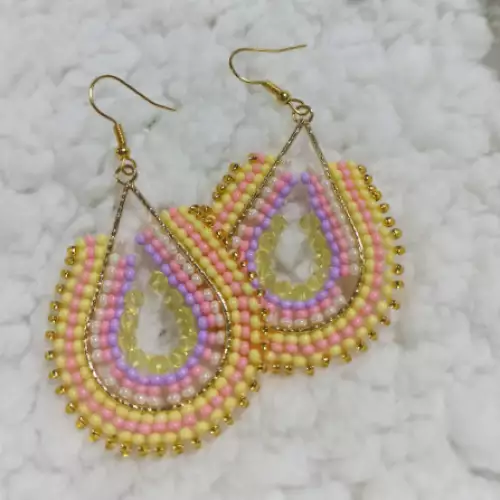 Aretes aurora dulce artesanales con chaquiras finas