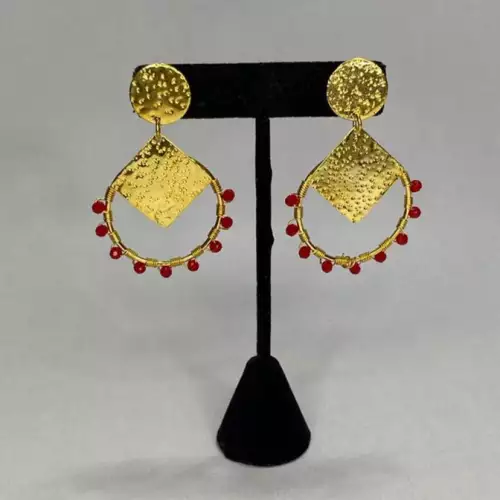 Aretes bronce alambrismo círculo rombo rojo para mujer