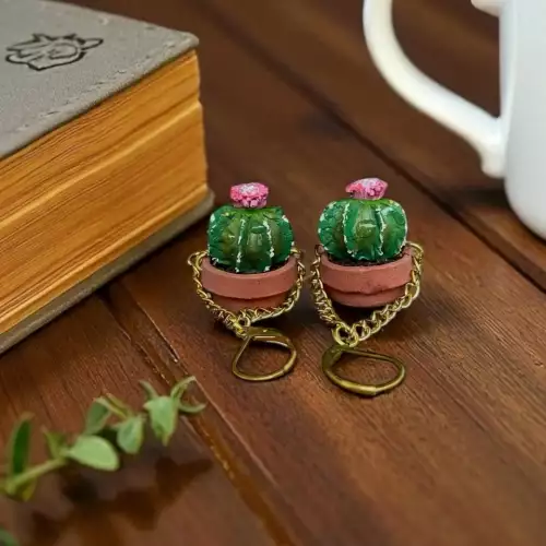Aretes cactus en arcilla polimérica hecho a mano