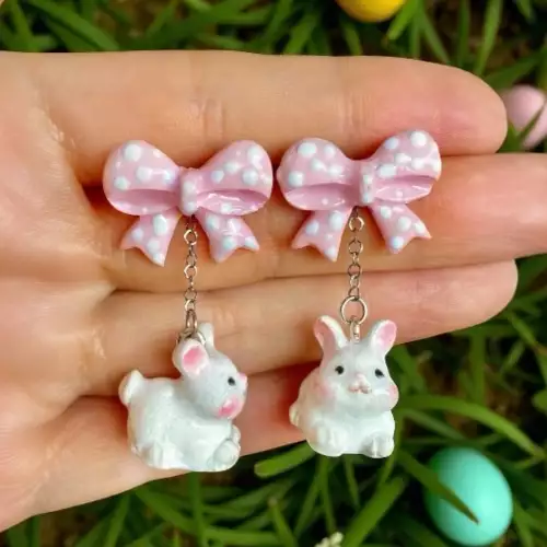 Aretes conejo y lazo rosa en arcilla polimérica