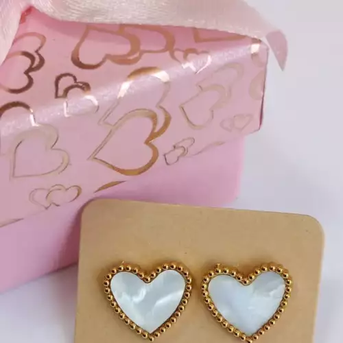 Aretes corazón blanco chapado en oro 18K