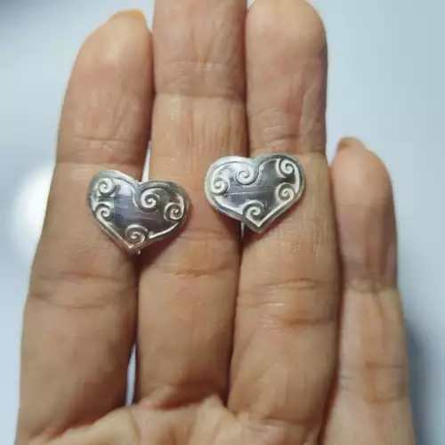 Aretes corazón madre tierra plata ley 960 hecho a mano