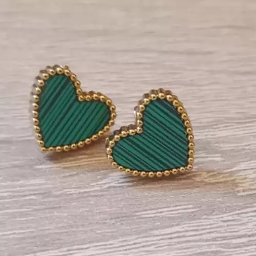 Aretes corazón verde pino chapado oro 18K
