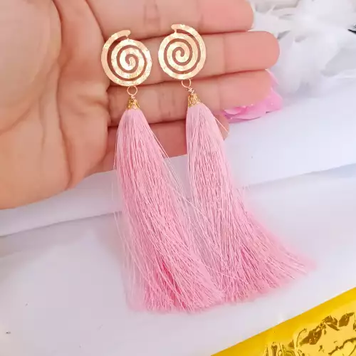 Aretes flecos espiral en hilo goldfield super livianos