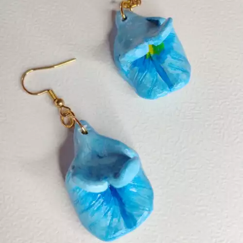 Aretes galactia celeste en arcilla hecho a mano