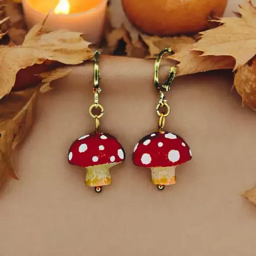 Aretes hongos 3D color rojo en arcilla polimérica