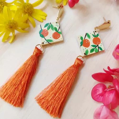 Aretes largas naranjas