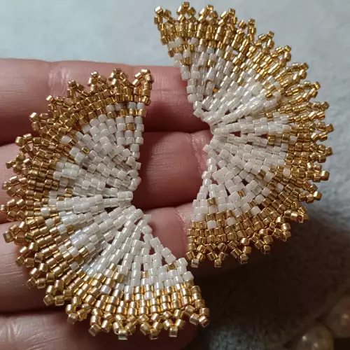 Aretes miyuki tipo abanico anartia accesorios