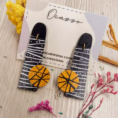 Aretes molinos negro y amarillo en madera 6.3cm