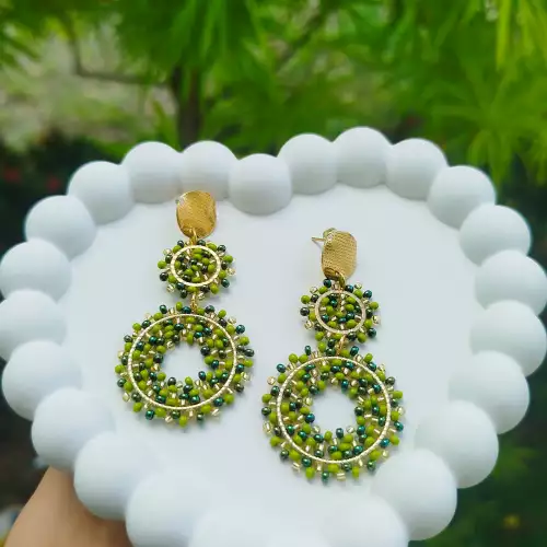 Aretes mostacilla Diva verde acero hipoalergénico