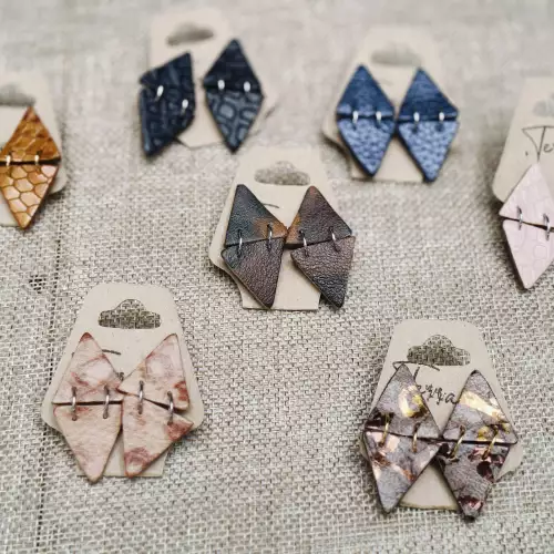 Aretes para mujer en cuero GAIA