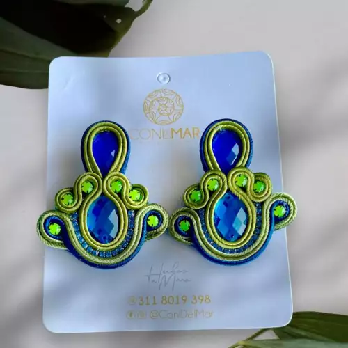 Aretes payaso elaborados a mano técnica soutache