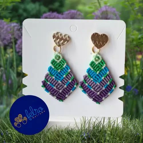 Aretes pirámide jardín místico tejidos a mano