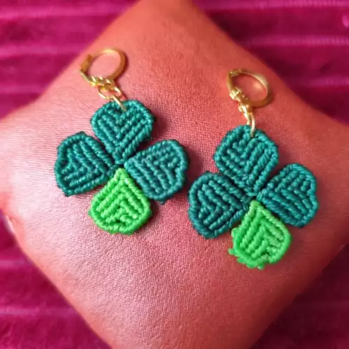 Aretes trébol de la suerte verde tejidos a mano