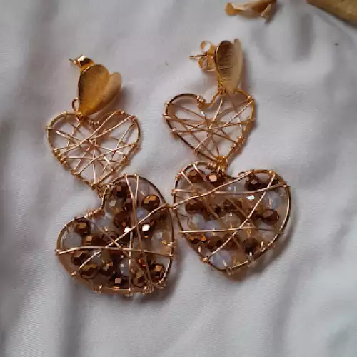 Aretes Triple Corazón en Alambrismo