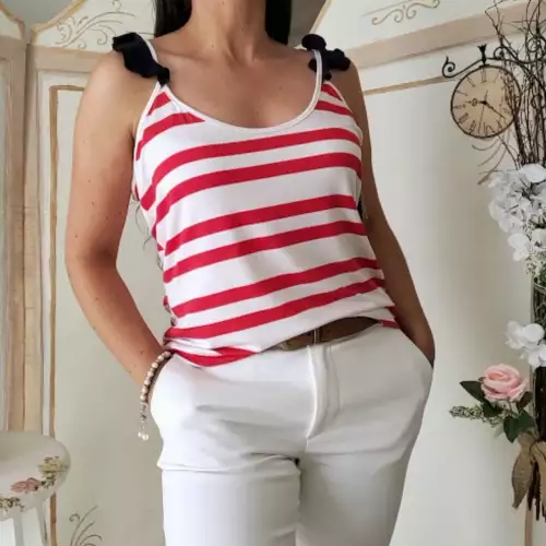Blusa blanca con rayas rojas y volantes azules para mujer