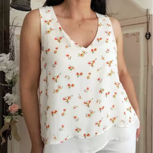 Blusa victoriana marfil con flores románticas talla M