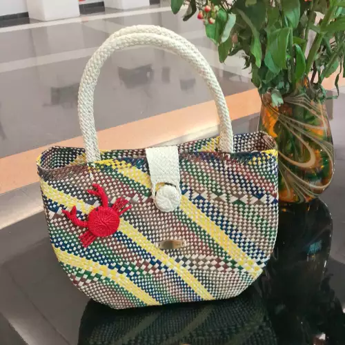 BOLSO DAMA TEJIDO EN PALMA DE IRACA CUADROS COLOR AMARILLO, VERDE, AZUL,  CAFÉ  Y NATURAL