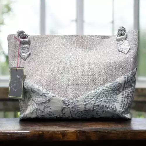 Bolso grande color  Plata  y marfil